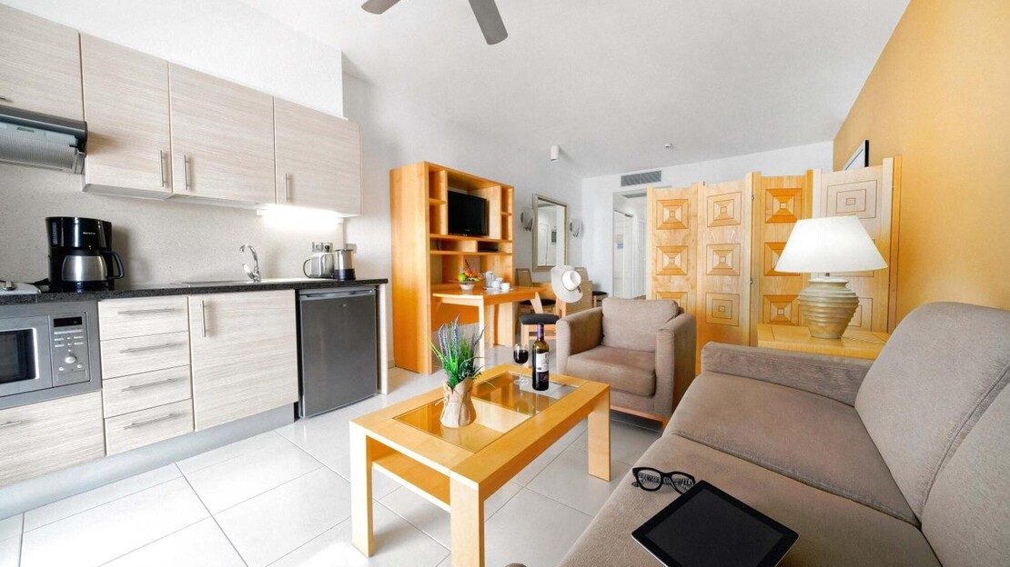 Ona Hollywood Mirage